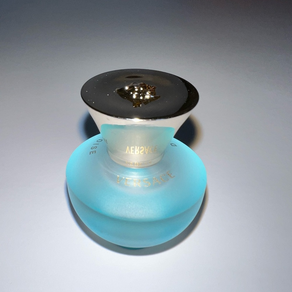 ✨Versace Dylan- 0.17oz/5ml without box new - Picture 4 of 6